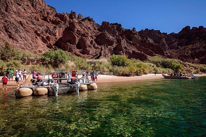 Las Vegas Combo Tour: Grand Canyon Helicopter Flight and Colorado River Float Day Trip