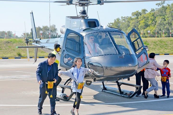 Dubai Helicopter Experience with Sightseeing Options