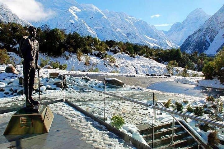 Sir Edmund Hillary Statue, Aoraki/Mt Cook National Park