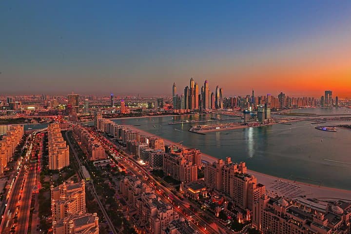 12 mins Helicopter Tour & The View at The Palm Observatory Deck