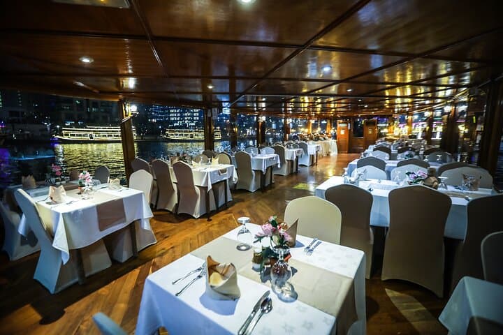 Atlantis Helicopter Tour & Dubai Marina Dhow Cruise Dinner Combo