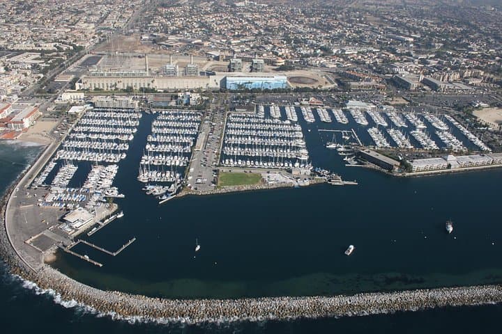 Hyper Heli Surfing on The West Coast Taking Off from Beach City30