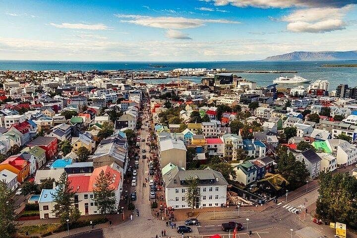 Helicopter Tour: Reykjavik City with landing at Mount Esja