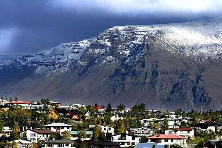 Helicopter Tour: Reykjavik City with landing at Mount Esja