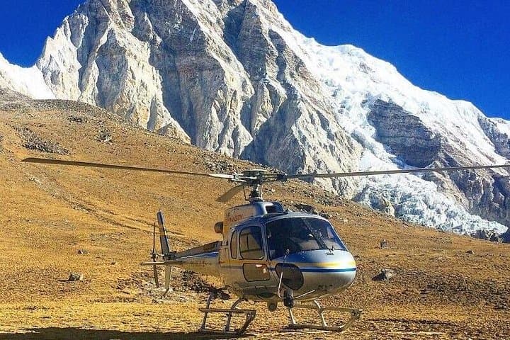 Everest Base Camp Landing by Helicopter at kalapathar View Point
