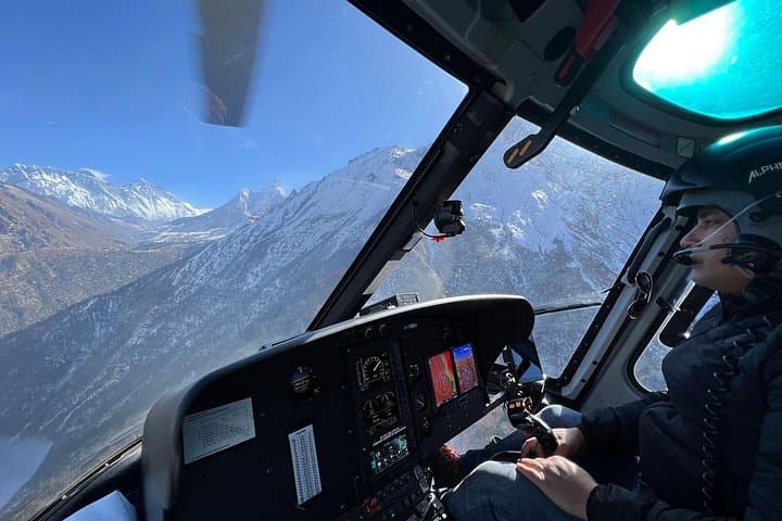 Everest Scenic Helicopter Flight With Multiple Landing