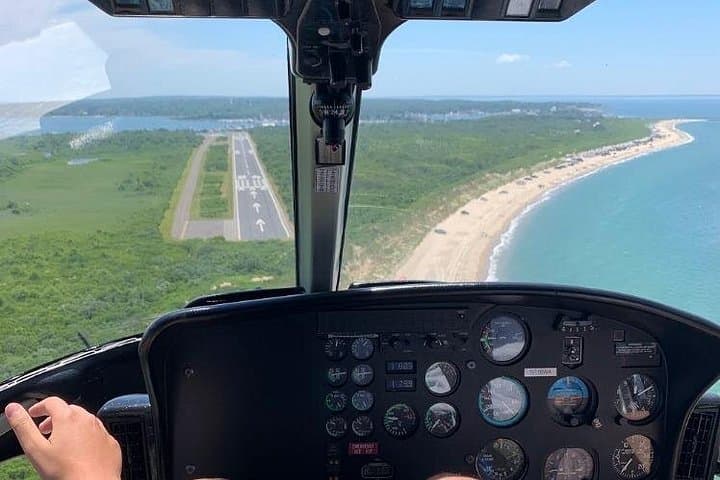 Hamptons Insider Tour with Private Helicopter from Manhattan