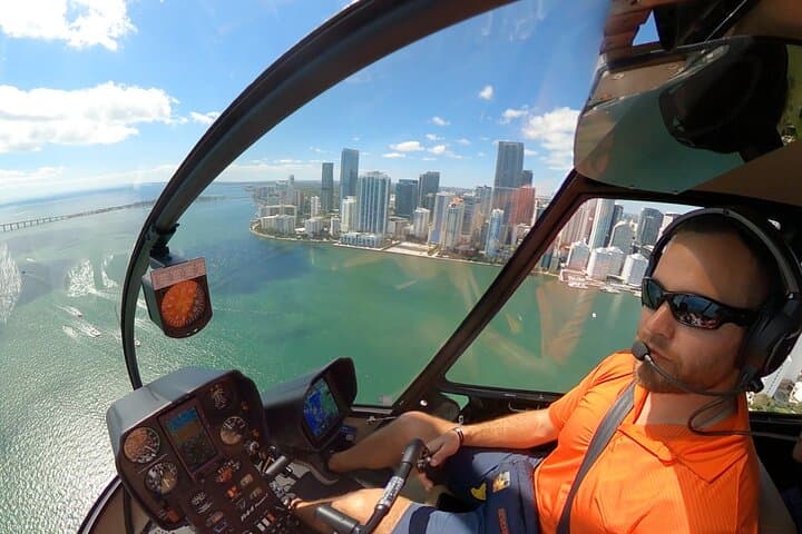 Miami Helicopter Tour: South Beach, Downtown & Islands