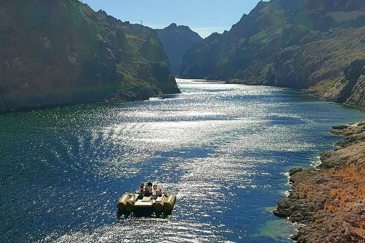 Grand Celebration Helicopter Tour with Black Canyon Rafting