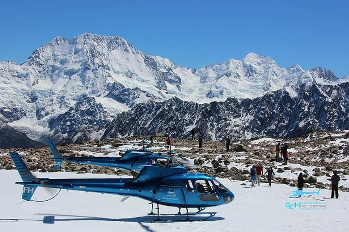 Private Flight: 4 Glaciers with 2 Snow Landings - 60mins