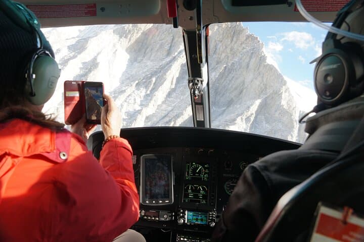 Everest Base Camp by Helicopter from Kathmandu- Join a group