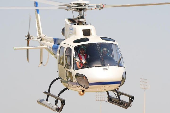 12 minute Helicopter Tour of Dubai with Private Two Way Transfer