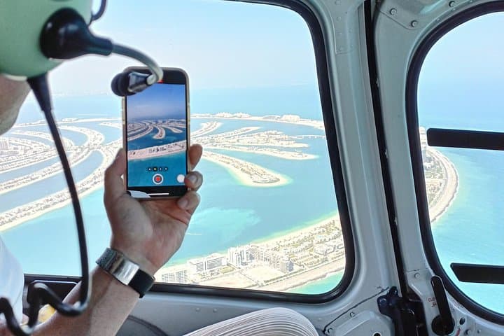 12 minute Helicopter Tour of Dubai with Private Two Way Transfer