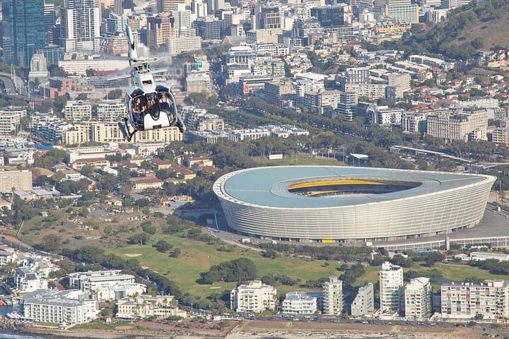 Cape Town: 25min Helicopter Flight with Complimentary Boat Cruise