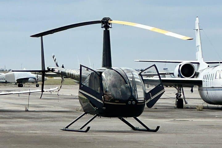 Miami helicopter tour with a French-speaking guide