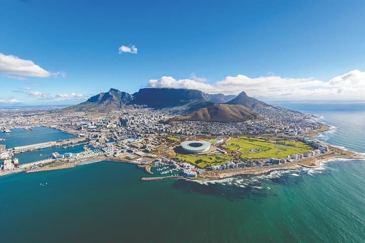 Cape Town City Center Helicopter Tour with Champagne