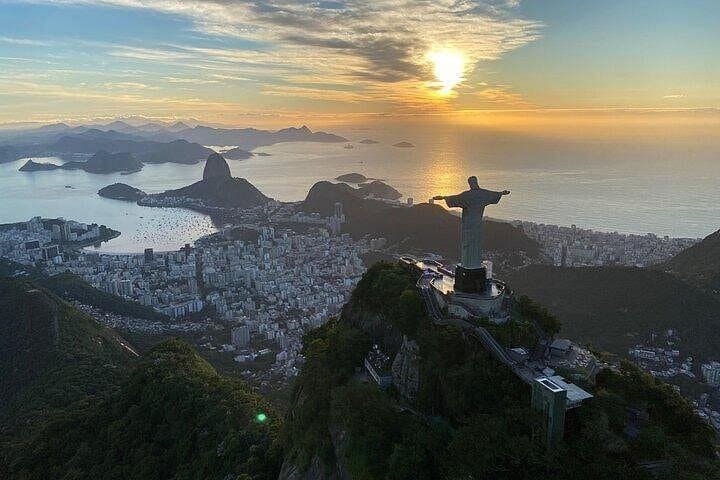 Rio de Janeiro: 35 Min Helicopter Tour Christ the Redeemer