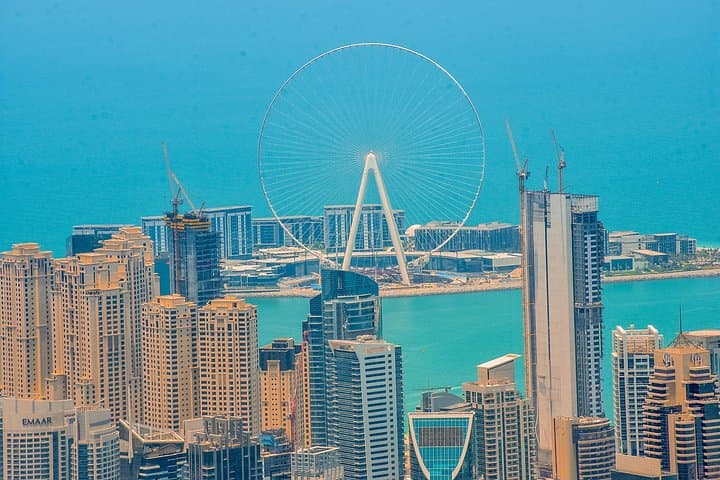 Exclusive 1 Hour Helicopter Flight Over Dubai up to 6 persons