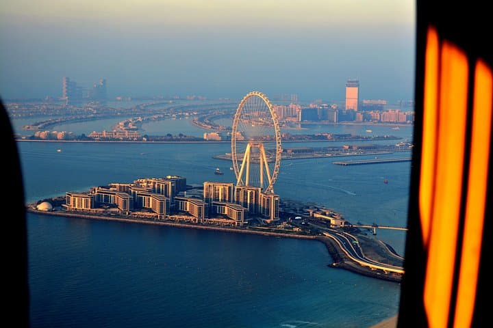Exclusive 1 Hour Helicopter Flight Over Dubai up to 6 persons