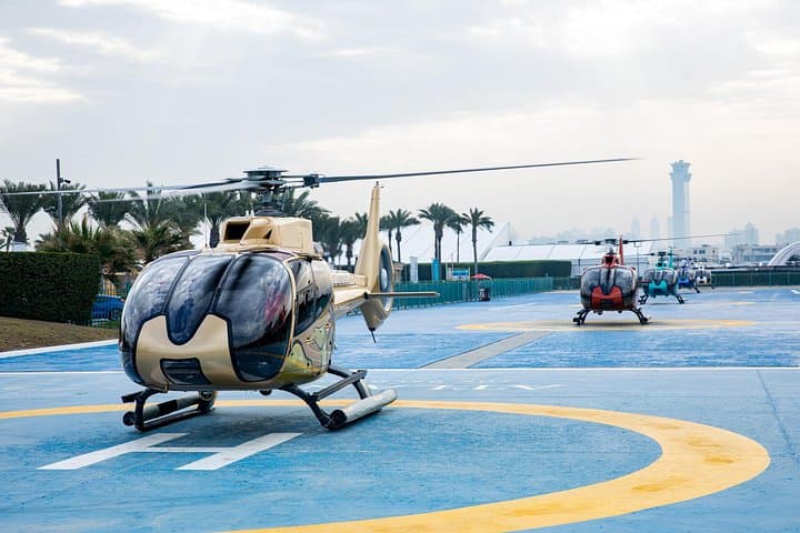 Dubai: Small-Group Helicopter Tour and Speedboat Ride