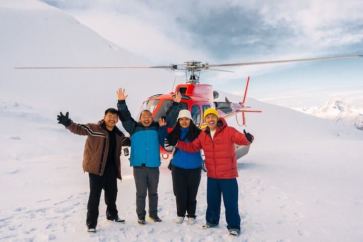 Glenorchy Snow Landing Helicopter Flight 30mins