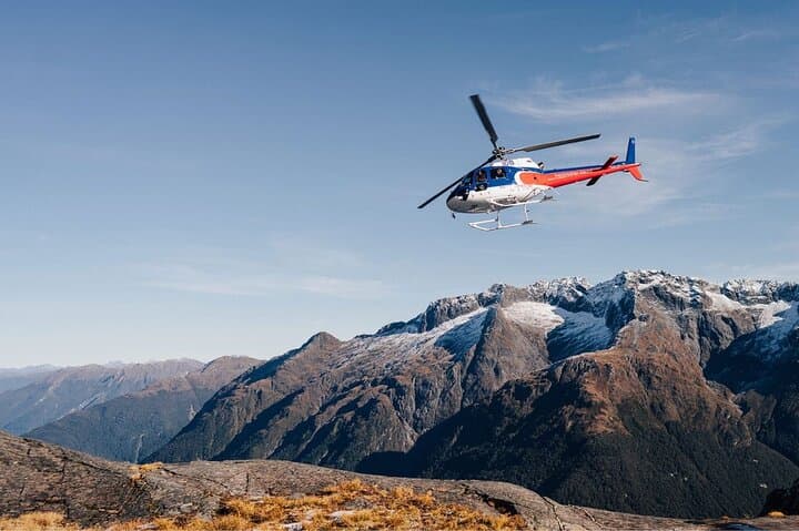 Milford Sound Discoverer 2 Hour Scenic Helicopter Experience