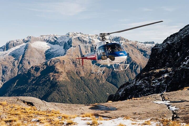 Milford Sound Discoverer 2 Hour Scenic Helicopter Experience