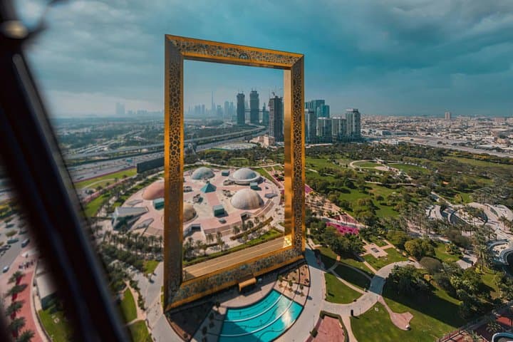 Dubai Iconic Tour by Helicopter