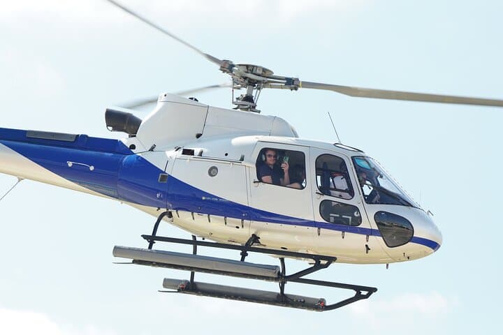 Dubai Iconic Tour by Helicopter