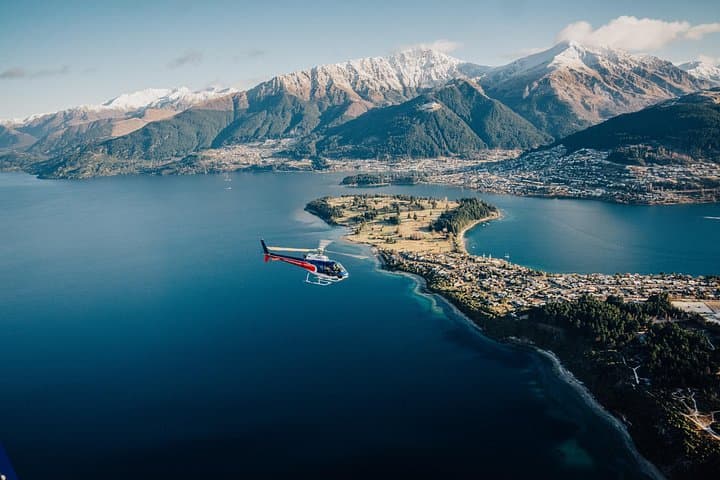 Queenstown: Pilot's Choice Helicopter Flight with alpine landing
