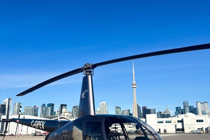 Toronto 30-Minute Private Helicopter Tour