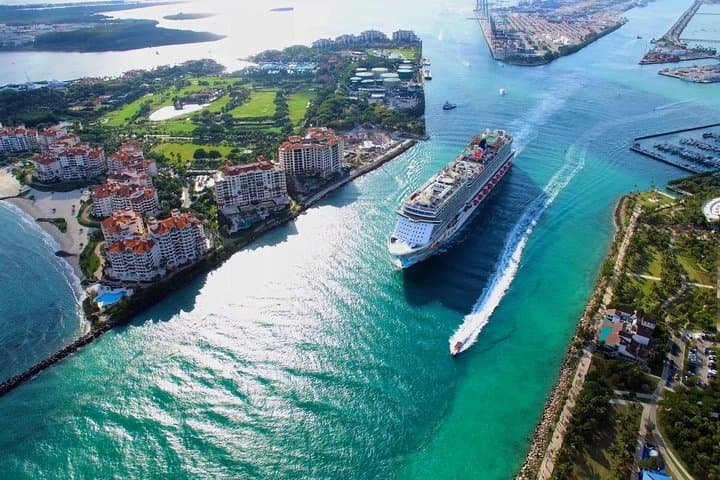 Miami Private Helicopter Tour with Champagne