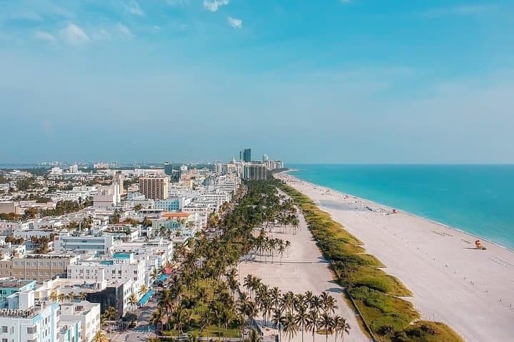 1-Hour Private Luxury Helicopter Tour of Miami