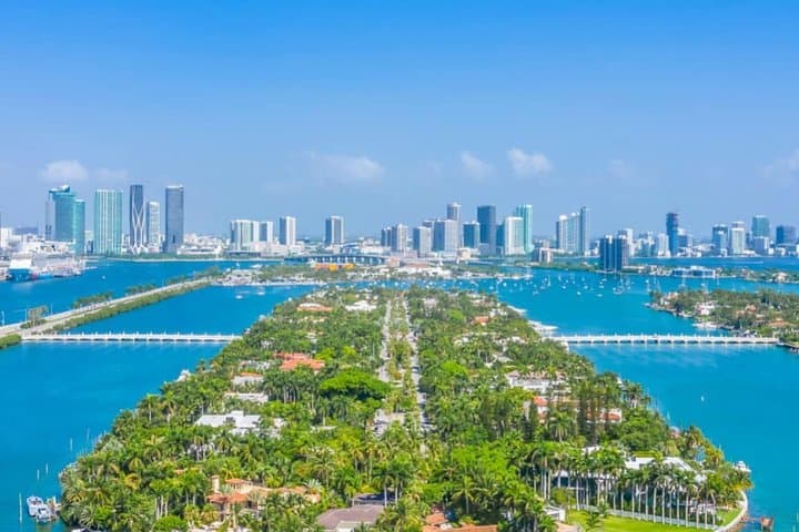 1-Hour Private Luxury Helicopter Tour of Miami