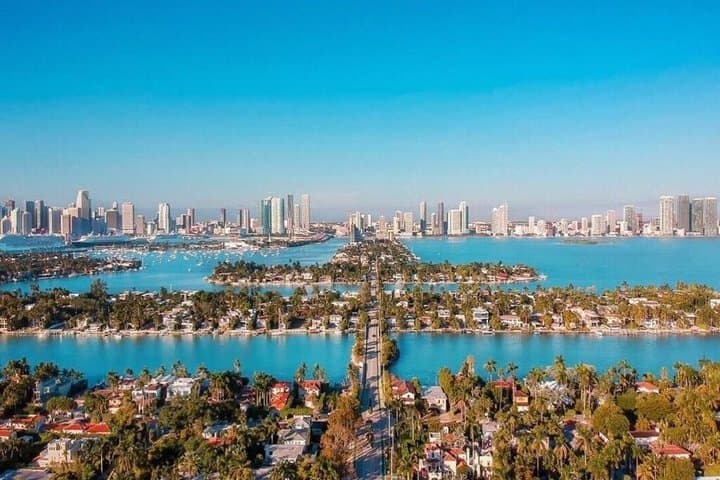 1-Hour Private Luxury Helicopter Tour of Miami