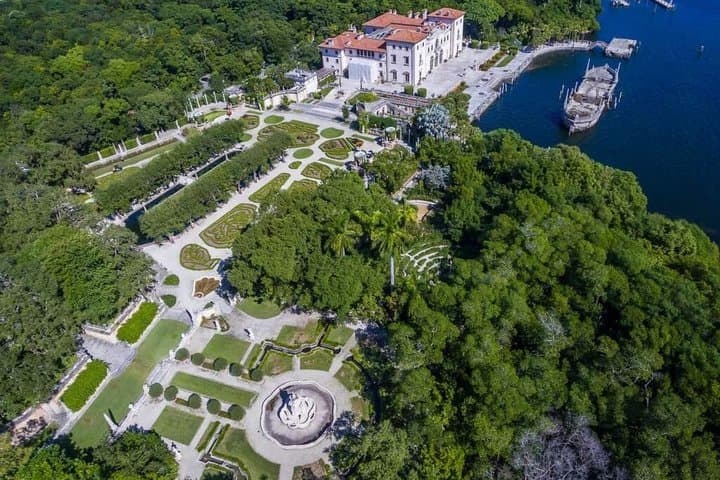 Miami Private Helicopter Tour for 3 Passengers