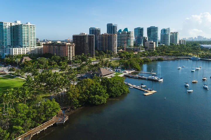 Miami Private Helicopter Tour for 3 Passengers