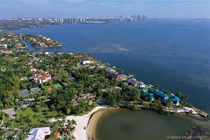 Miami Private Helicopter Tour for 3 Passengers