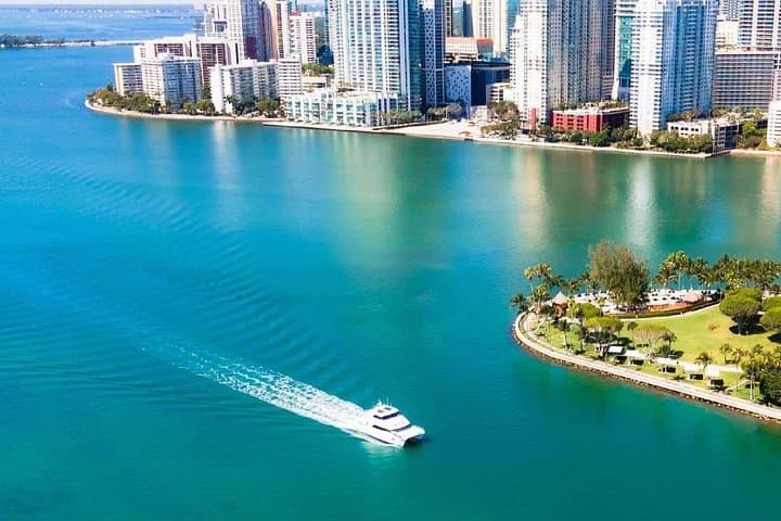Miami Private Helicopter Tour for 3 Passengers