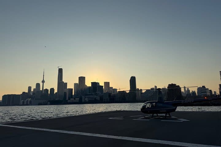 Toronto 30-Minute Private Helicopter Tour