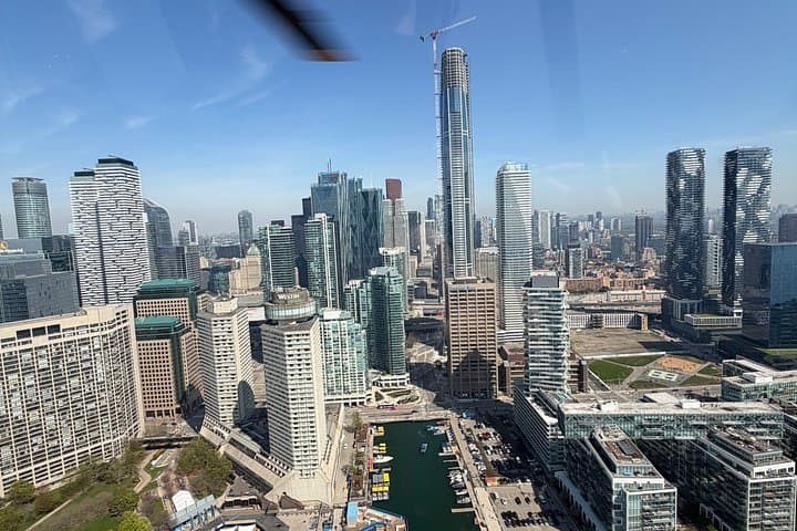 Toronto 30-Minute Private Helicopter Tour