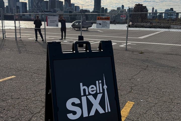 Toronto 30-Minute Private Helicopter Tour