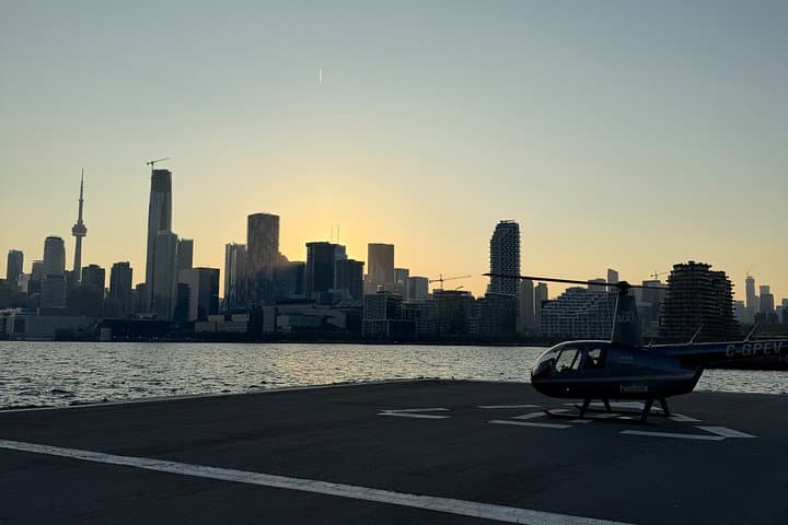 Toronto 30-Minute Private Helicopter Tour