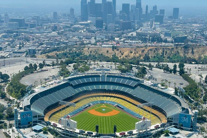 Hyper Helicopter Tour in Los Angeles Taking Off from Beach City60