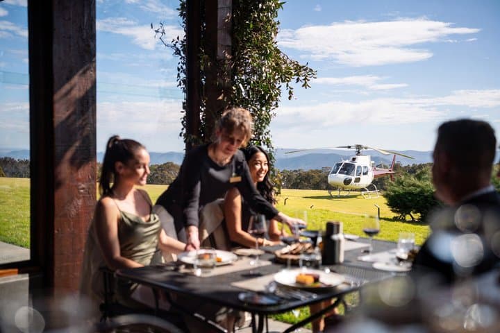 Helicopter Tour - Spicers Peak Lodge