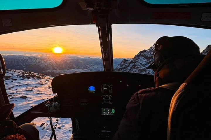 25 Minute Remarkables Helicopter Flight with Sunset Landing