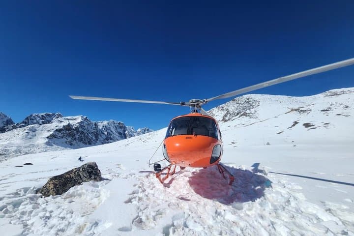 Everest Base Camp helicopter tour with landing