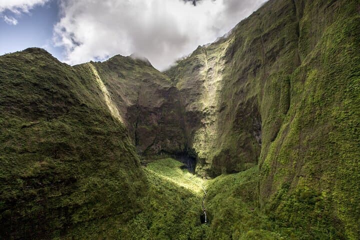Kauai Deluxe Waterfall Safari: Helicopter Tour