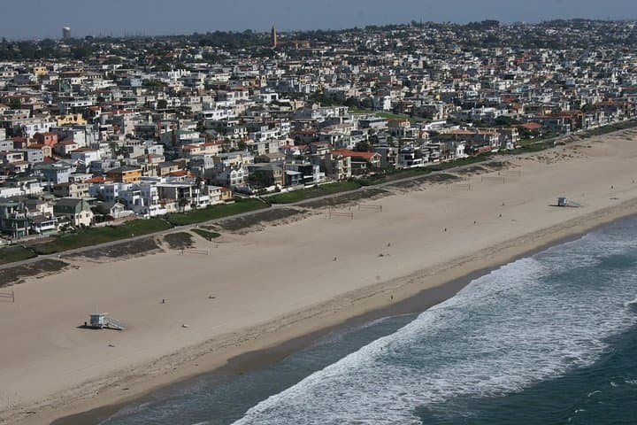 Hyper Heli Surfing on The West Coast Taking Off from Beach City30