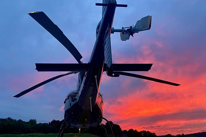 NYC Helicopter Proposal Tour with Photos and Champagne